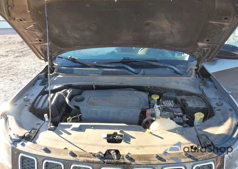 2018 Jeep Compass Sport Fwd z USA, uszkodzony, nr VIN 3C4NJCAB2JT411702